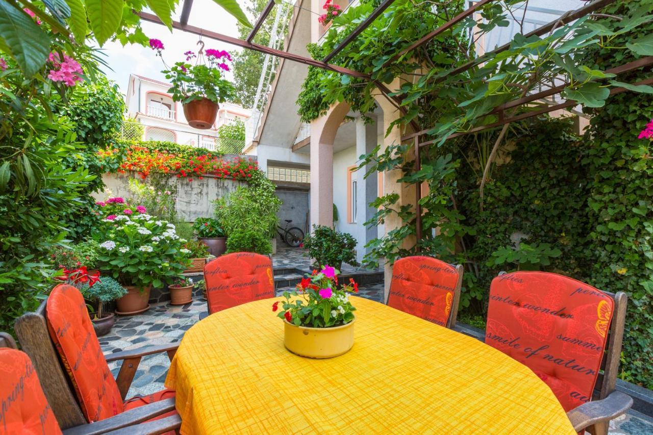 Apartmani Tena Selce Exterior photo